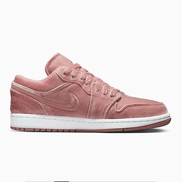 Air Jordan 1 Low “Pink Velvet” - Picture 7 of 9